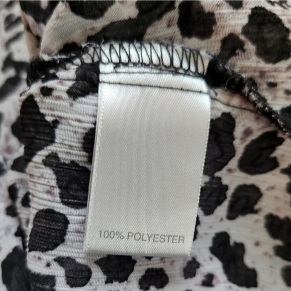 Avenue leopard print semi-sheer faux wrap blouse size 18/20 - Picture 8 of 10